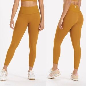 Vuori Golden High-Waisted Leggings